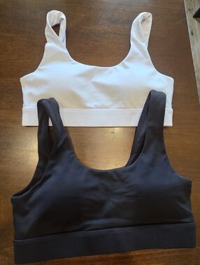 Women’s Scoop-Neck Seamless Bralette - Black & White